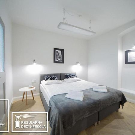 M5 Main Square Stylish One Bedroom Красков Екстериор снимка