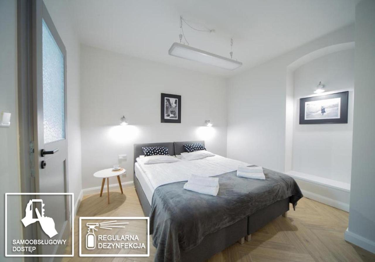 M5 Main Square Stylish One Bedroom Красков Екстериор снимка