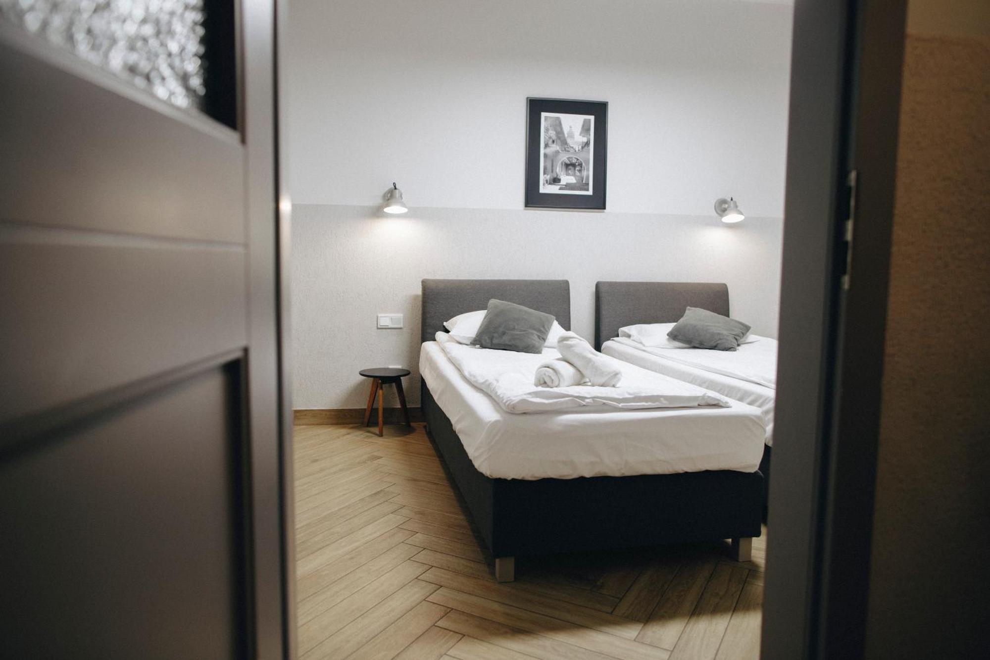M5 Main Square Stylish One Bedroom Красков Екстериор снимка