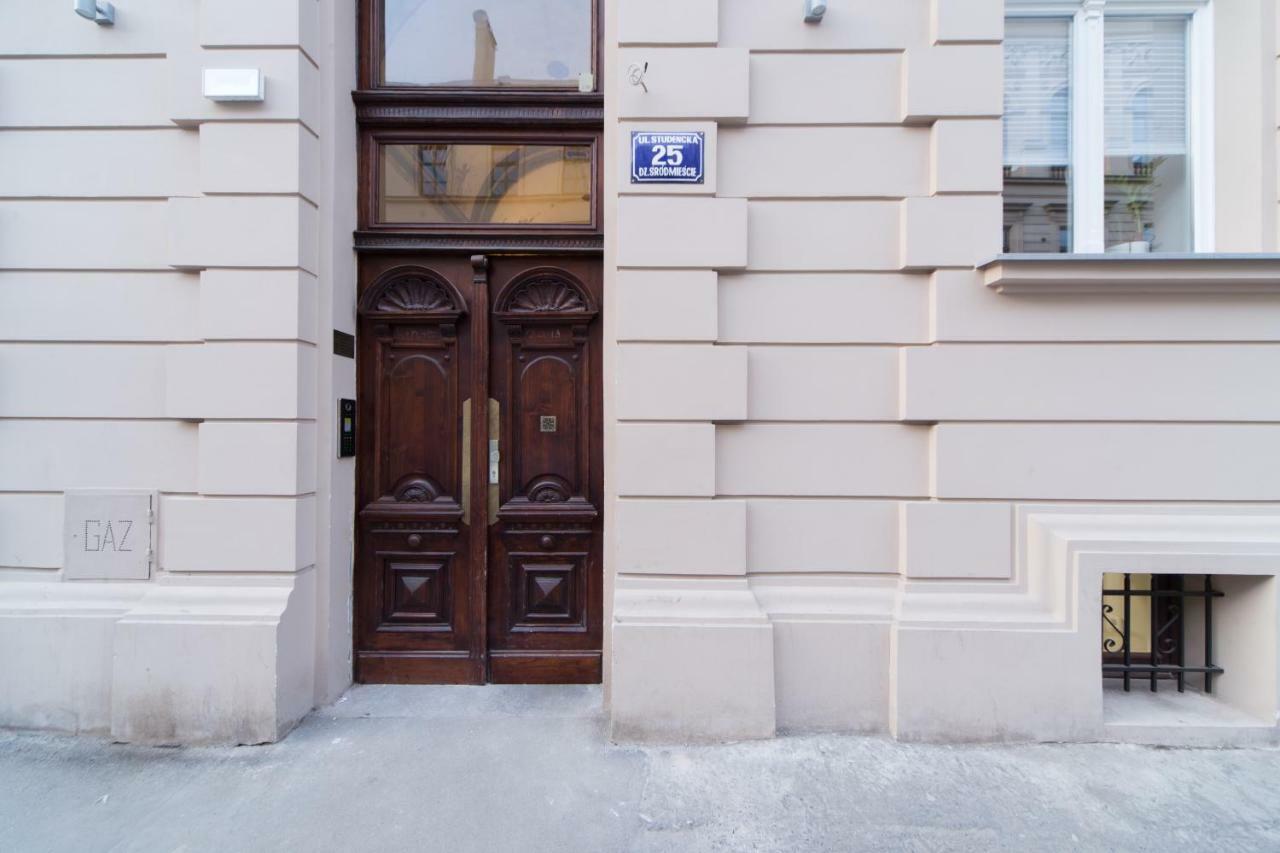 M5 Main Square Stylish One Bedroom Красков Екстериор снимка