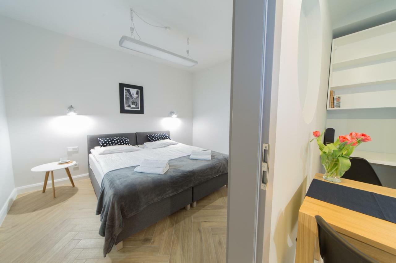 M5 Main Square Stylish One Bedroom Красков Екстериор снимка